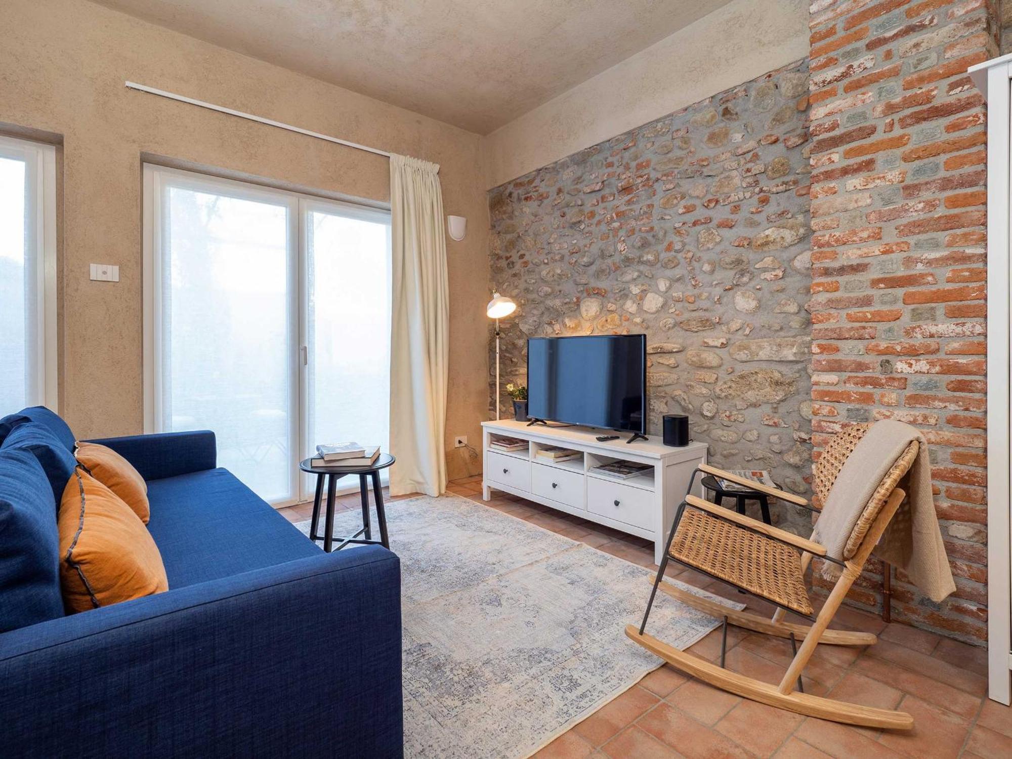Chalet Green